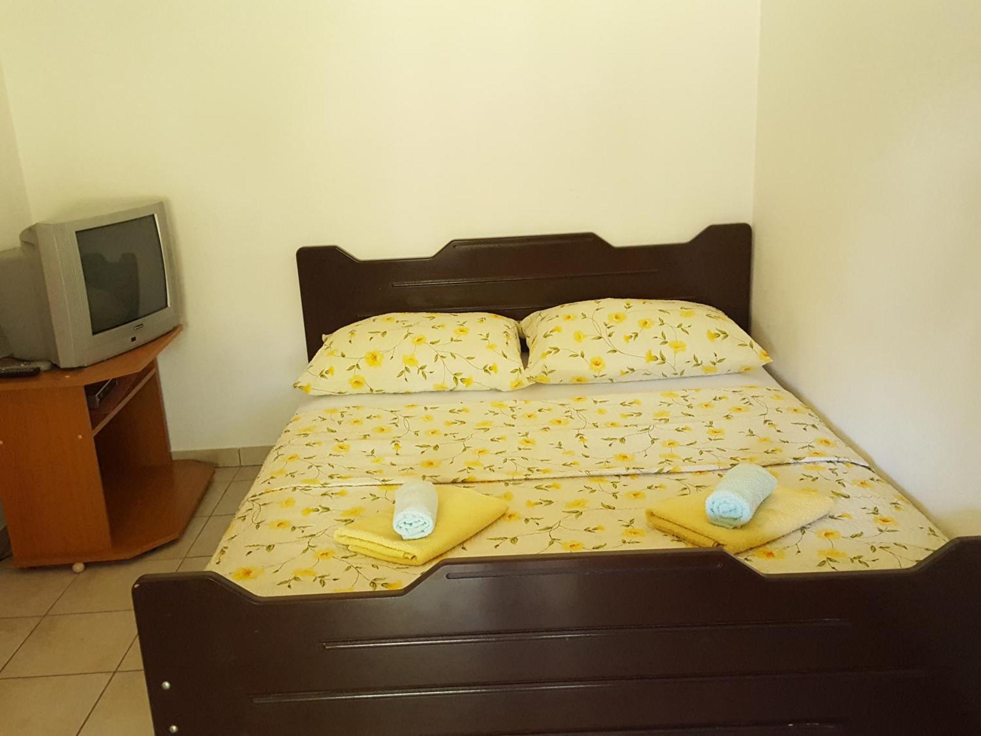 Apartments Mirakul Lopar Extérieur photo