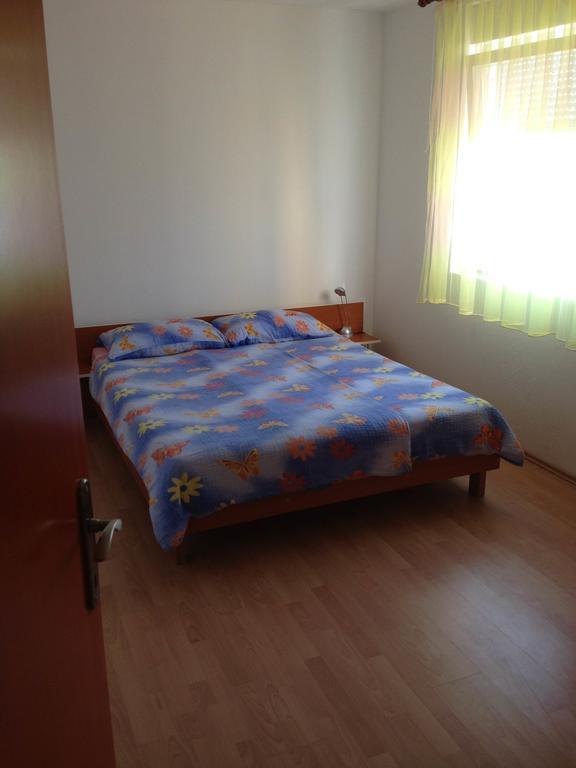 Apartments Mirakul Lopar Extérieur photo