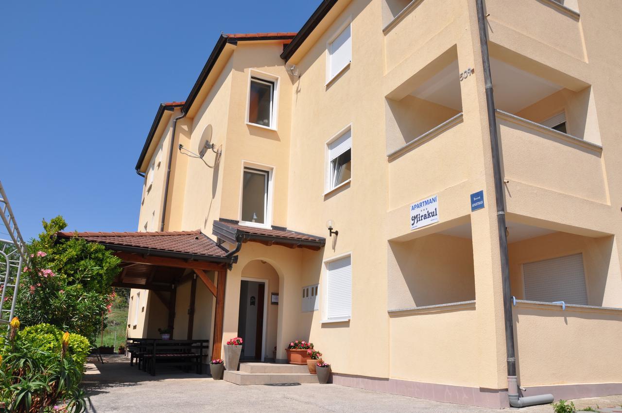 Apartments Mirakul Lopar Extérieur photo