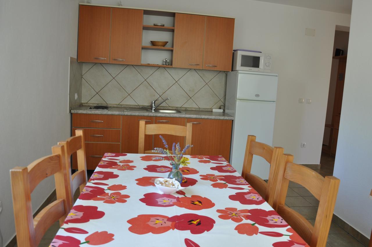 Apartments Mirakul Lopar Extérieur photo