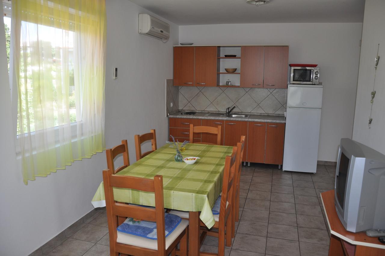 Apartments Mirakul Lopar Extérieur photo